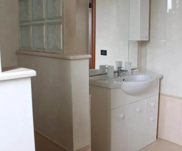 Zio Lu' By Sthey Lejlighed